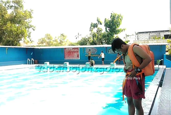 Tas Disertai Gps Bagian Depan Disertai Reflector