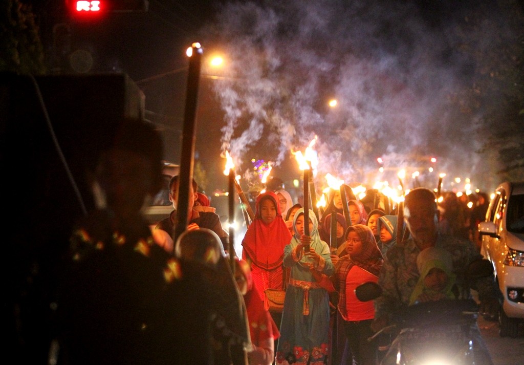 Malam Takbir dengan Pawai Obor