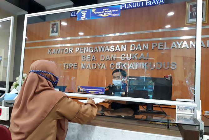 Tak Dipungut Biaya Izin Usaha Rokok Legal Terbit Tiga Hari