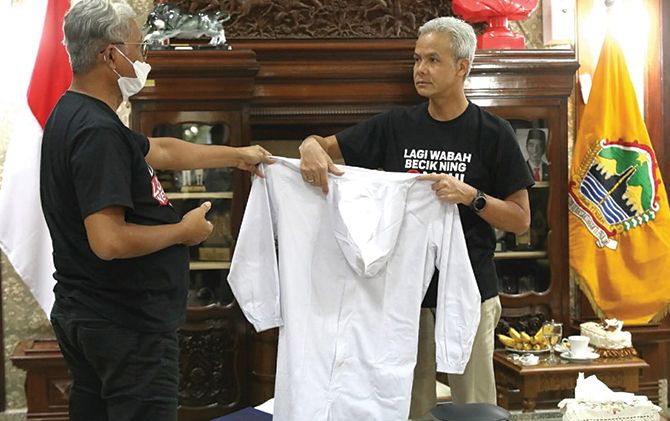 UKM Konveksi Jateng Ramai-Ramai Bikin APD, 10 Ribu Coverall Per Hari UKM Konveksi Jateng Ramai-Ramai Bikin APD, 10 Ribu Coverall Per Hari