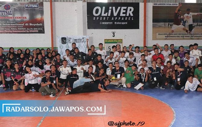 Rayakan 9 Tahun Madridista Solo Bentuk Tim Futsal Wanita Pertama