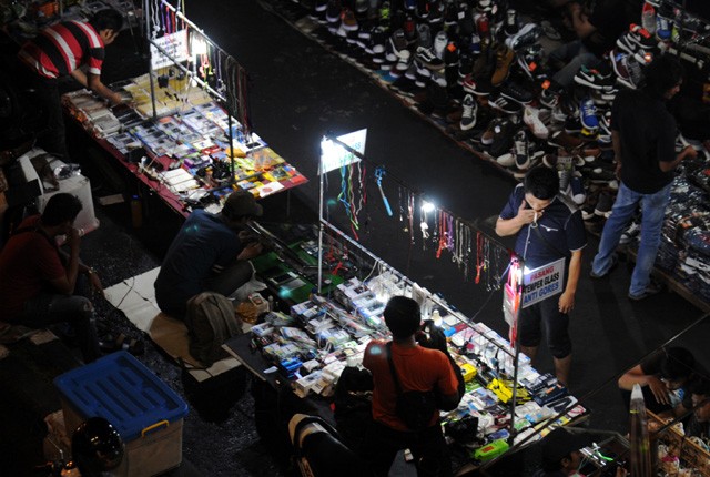 Pasar Maling Tapi Ada Juga Barang Yang 100 Persen Baru