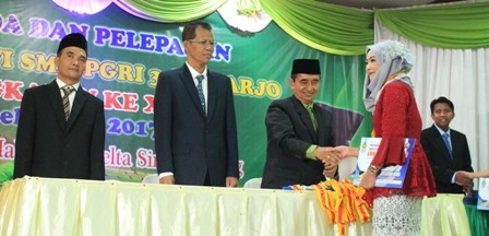 SMK PGRI 3 Sidoarjo Lepas 221 Lulusan