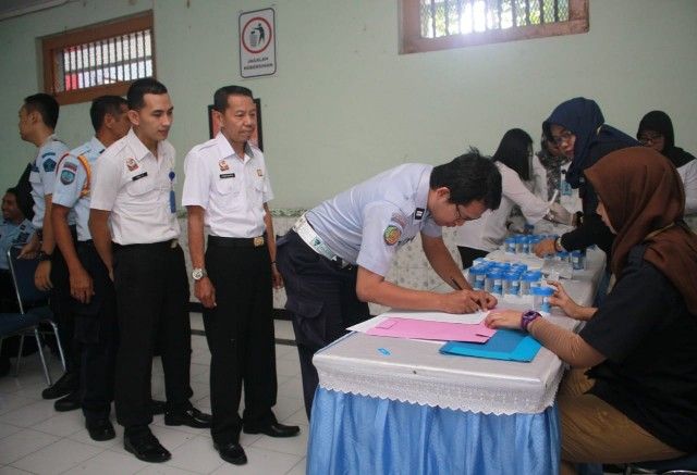 Pegawai Lapas Sidoarjo Mendadak Dites Urine